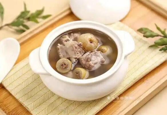 夏天睡觉头部容易出汗是什么原因网 | 夏天睡觉头朝什么方向对身体好,夏天夜间睡觉满头大汗正常吗