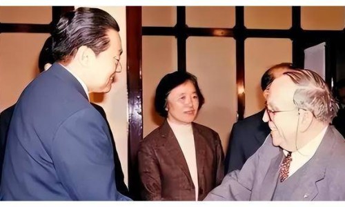 夏天夜间睡觉满头大汗正常吗-夏天睡觉头部容易出汗是什么原因网 | 夏天睡觉头朝什么方向对身体好,夏天夜间睡觉满头大汗正常吗